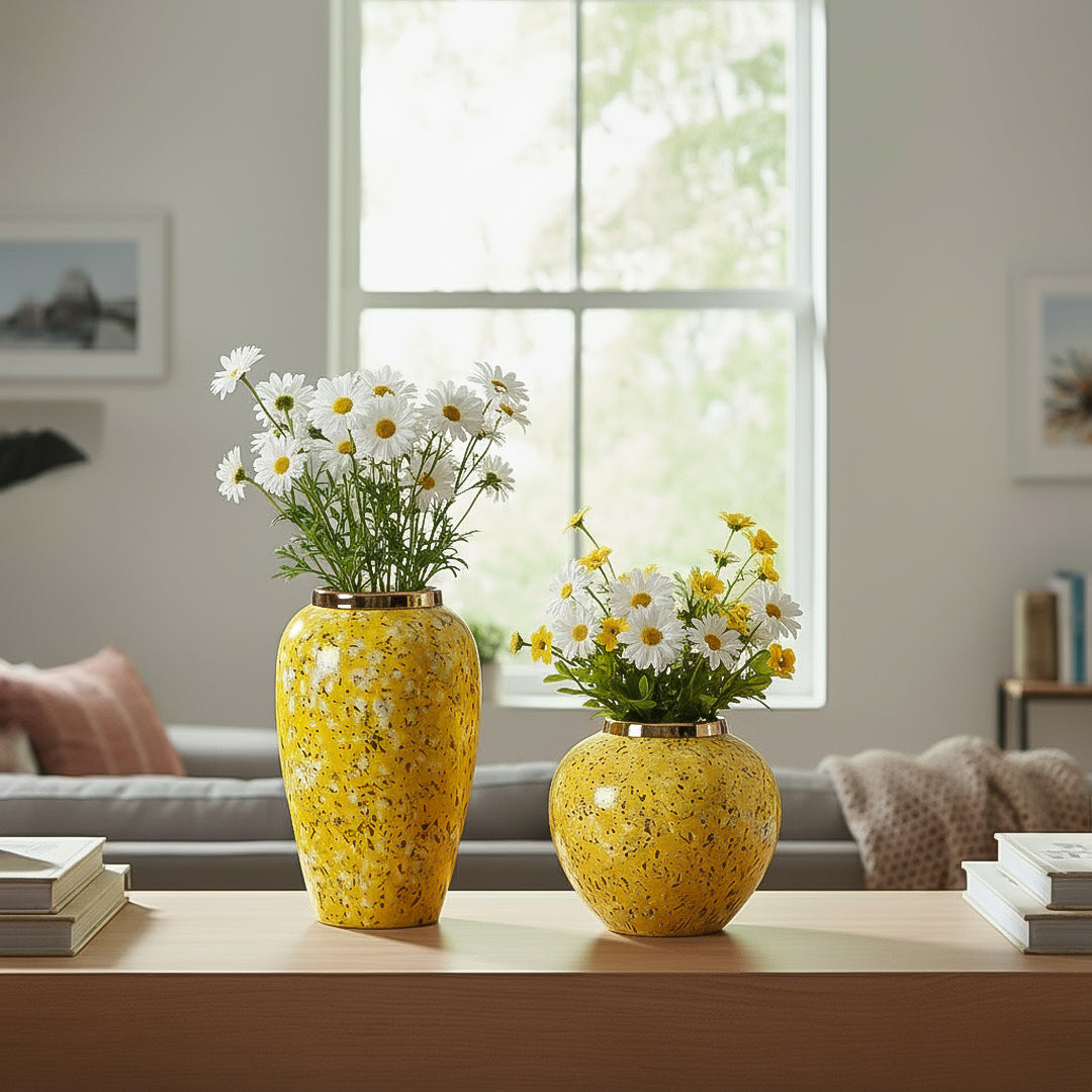 SOGA Home & Living Set – Gelbe und weiße Mini-Keramikvasen mit Blumenmotiv für elegante Wohndekoration